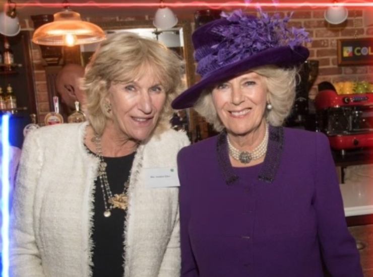 Camilla e sua sorella 