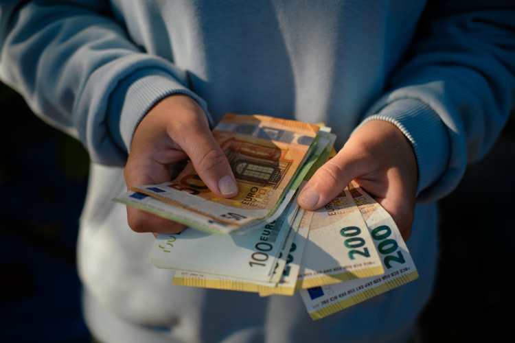 Contributo INPS - fonte_Canva - Focusicilia.it