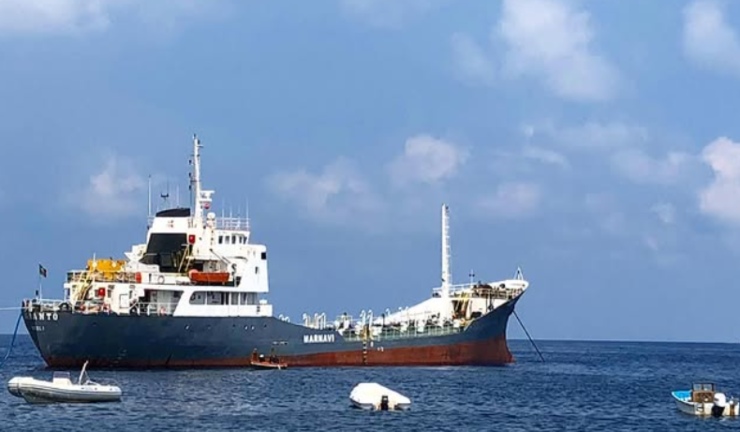 Nave dissalatore