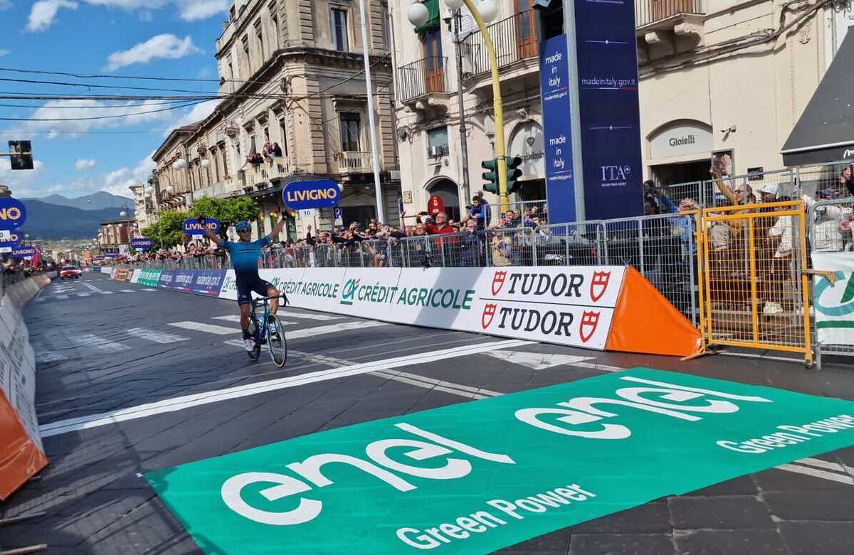 Crédit Agricole Italia scala l’Etna con il Giro di Sicilia. Vince Alexey Lutsenko