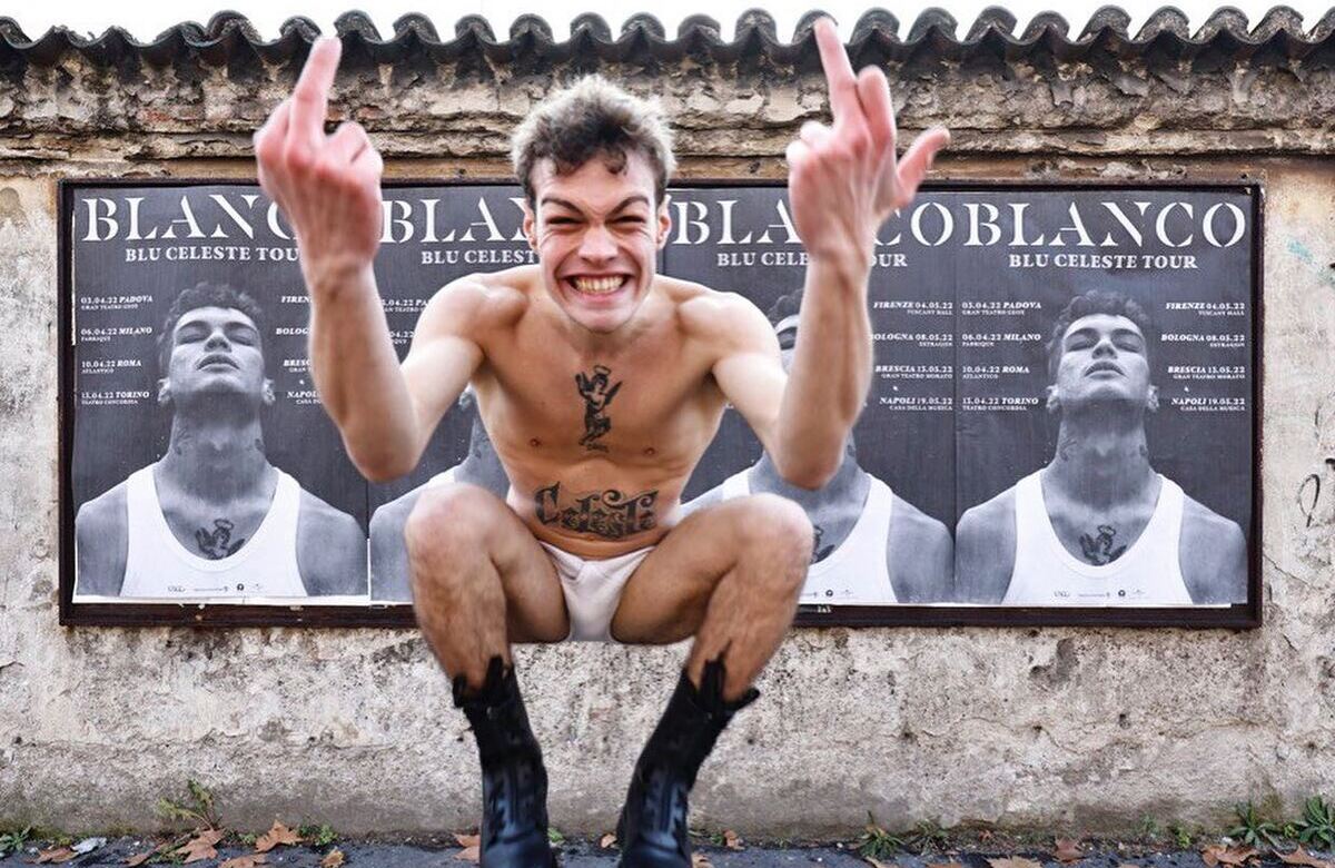 Blanco, lo sciamano che parla ai giovani. “Come uscito da Train Spotting”