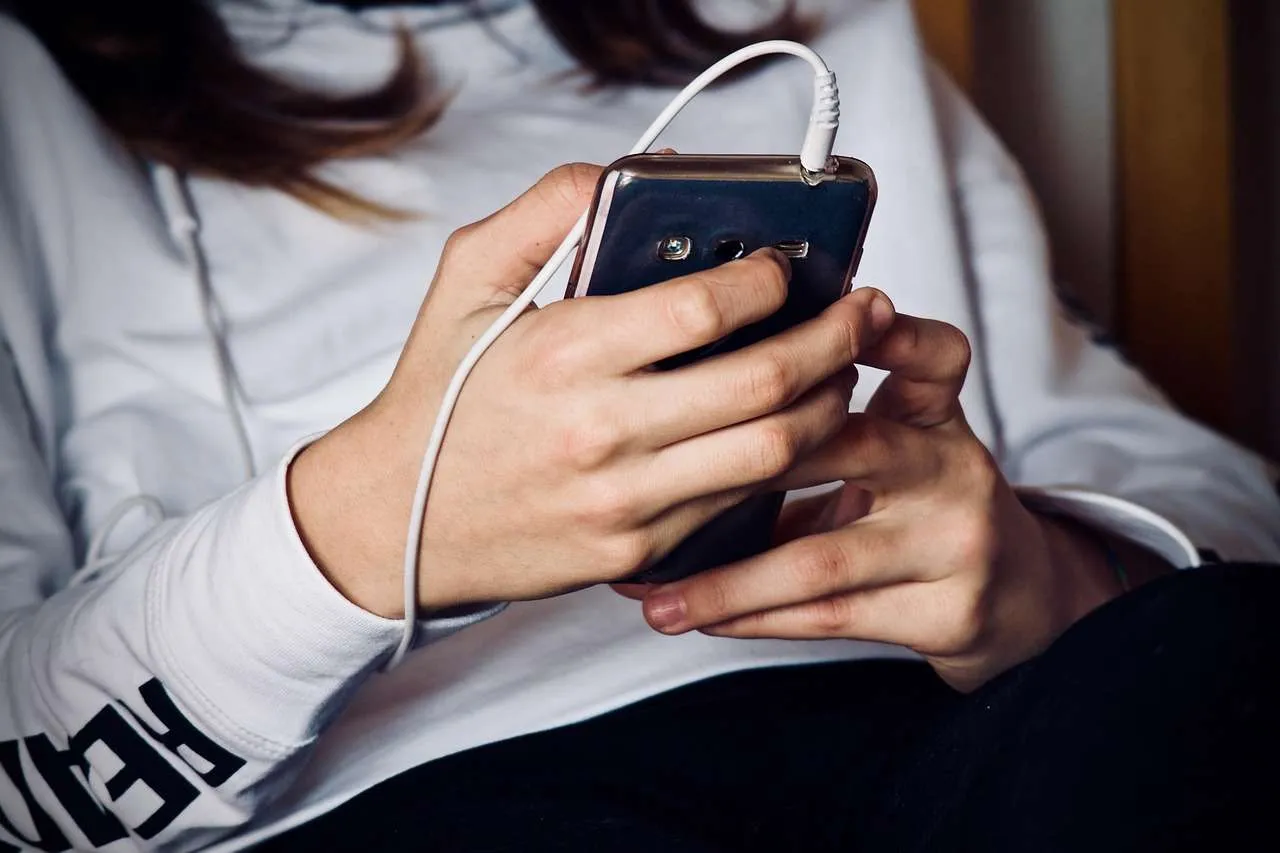 Bullismo e cyberbullismo, un numero verde e una chat in Sicilia