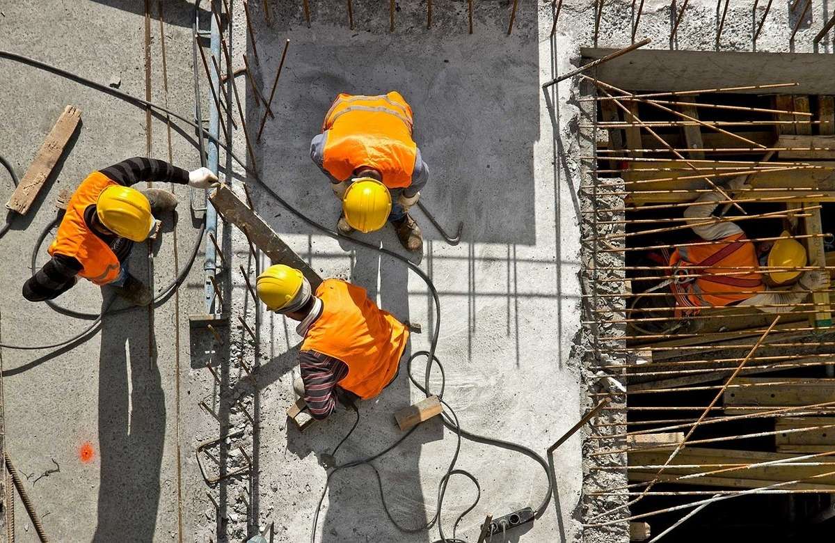Caldo nei cantieri, oltre cento chiamate a Cgil Catania. “Ordinanza rispettata”