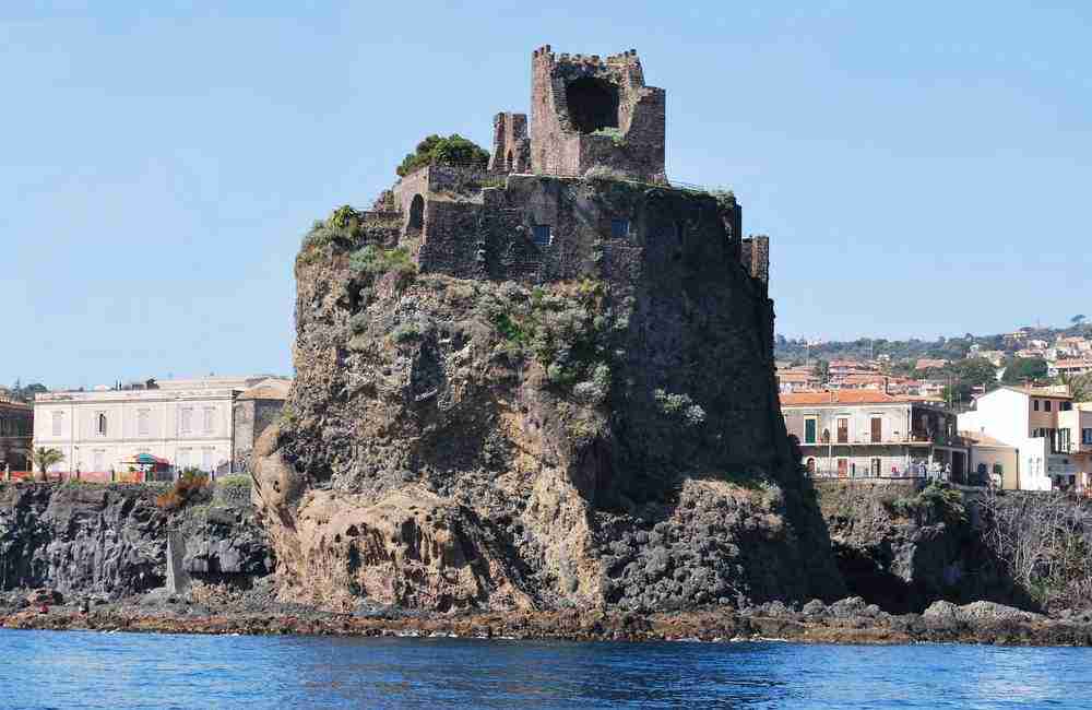 Scienza e turismo, protagoniste Aci Castello e le isole Ciclopi