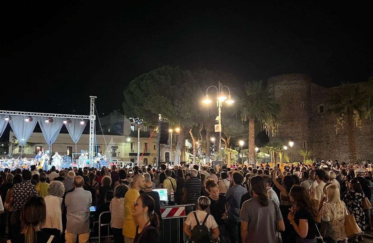 Catania, concerto per il primo giorno dell’isola pedonale al Castello Ursino
