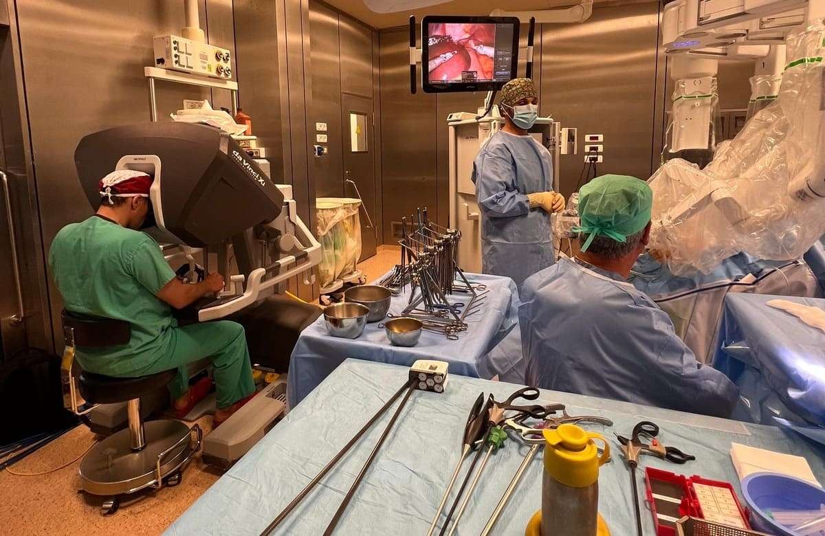 Catania, al Policlinico prima rimozione di tumore all’esofago totalmente robotica