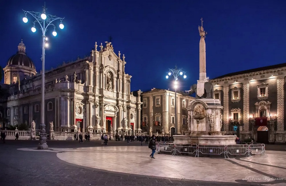 Catania, spettacolo barocco. Luce  artistica per chiese e monumenti