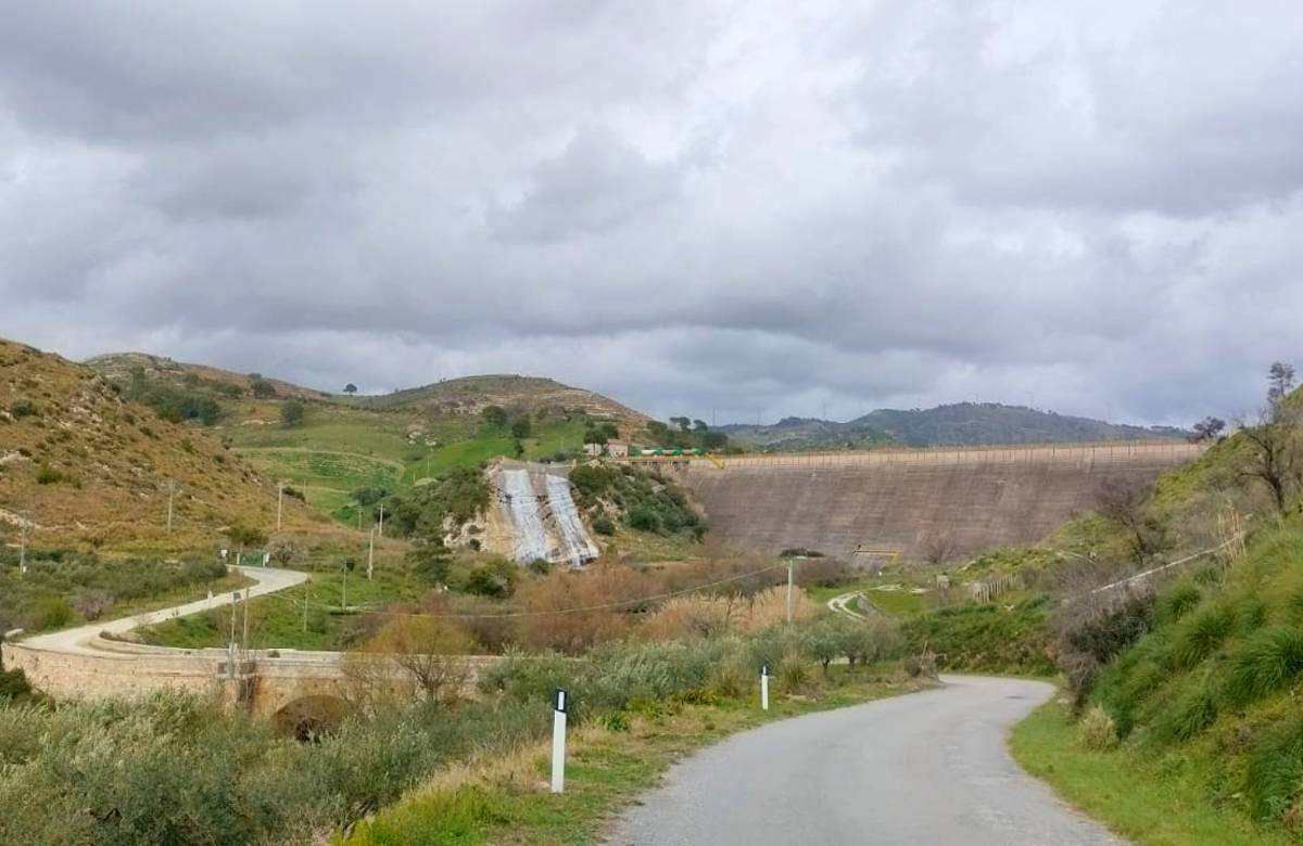 Riaperta la Diga Ragoleto, nonostante l’alga rossa
