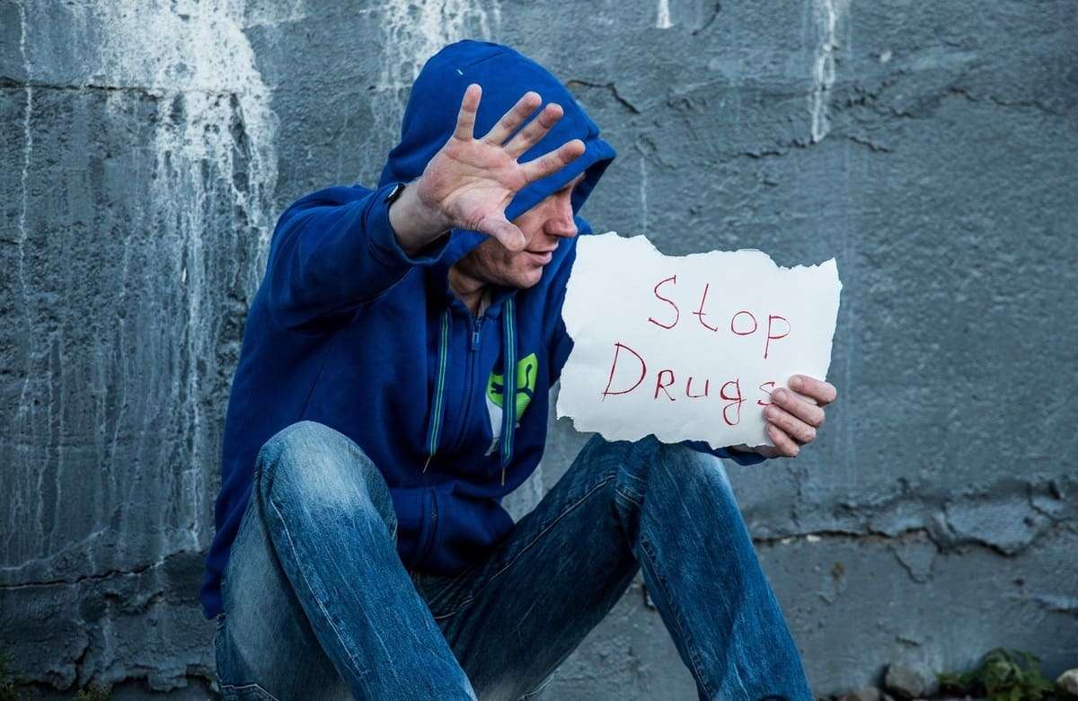 Incubo crack in Sicilia: la Regione stanzia 11 milioni per la lotta alle droghe