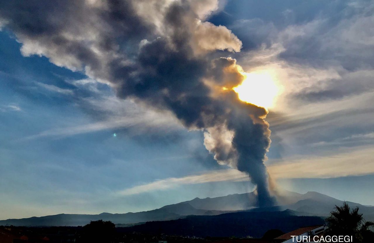 Cenere dell’Etna, l’appello del sindaco di Belpasso. “Serve gestione coordinata”