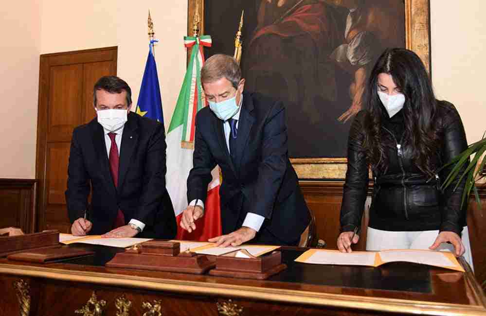 Intesa tra Regione, Confindustria e Confapi per le vaccinazioni in azienda