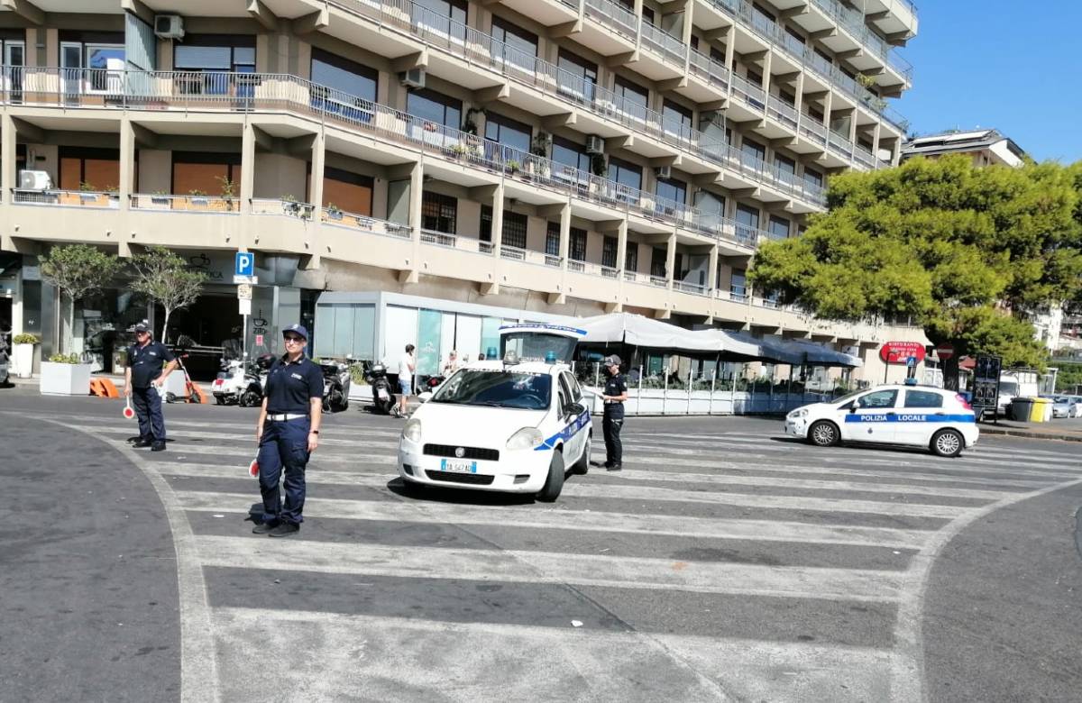 Zero regole in piazza Europa, arriva la Polizia locale