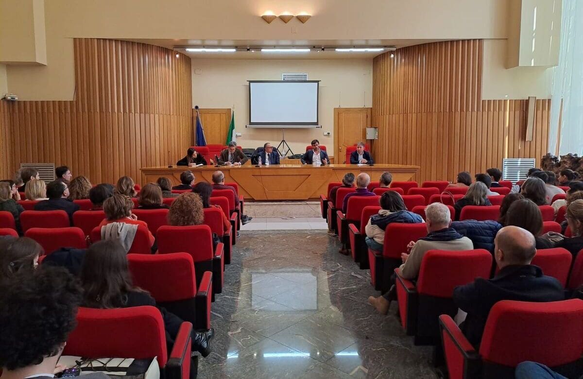 Giustizia, assemblea dei lavoratori etnei. Chiesta proroga per 200 precari