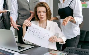 Sei triste? Ora ti PAGANO per NON andare a lavoro