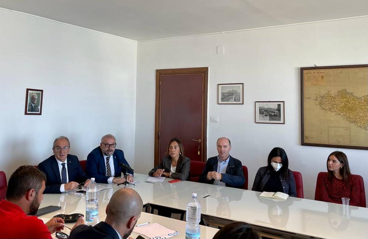 Caro energia, imprenditori e sindacati creano una “piattaforma” condivisa