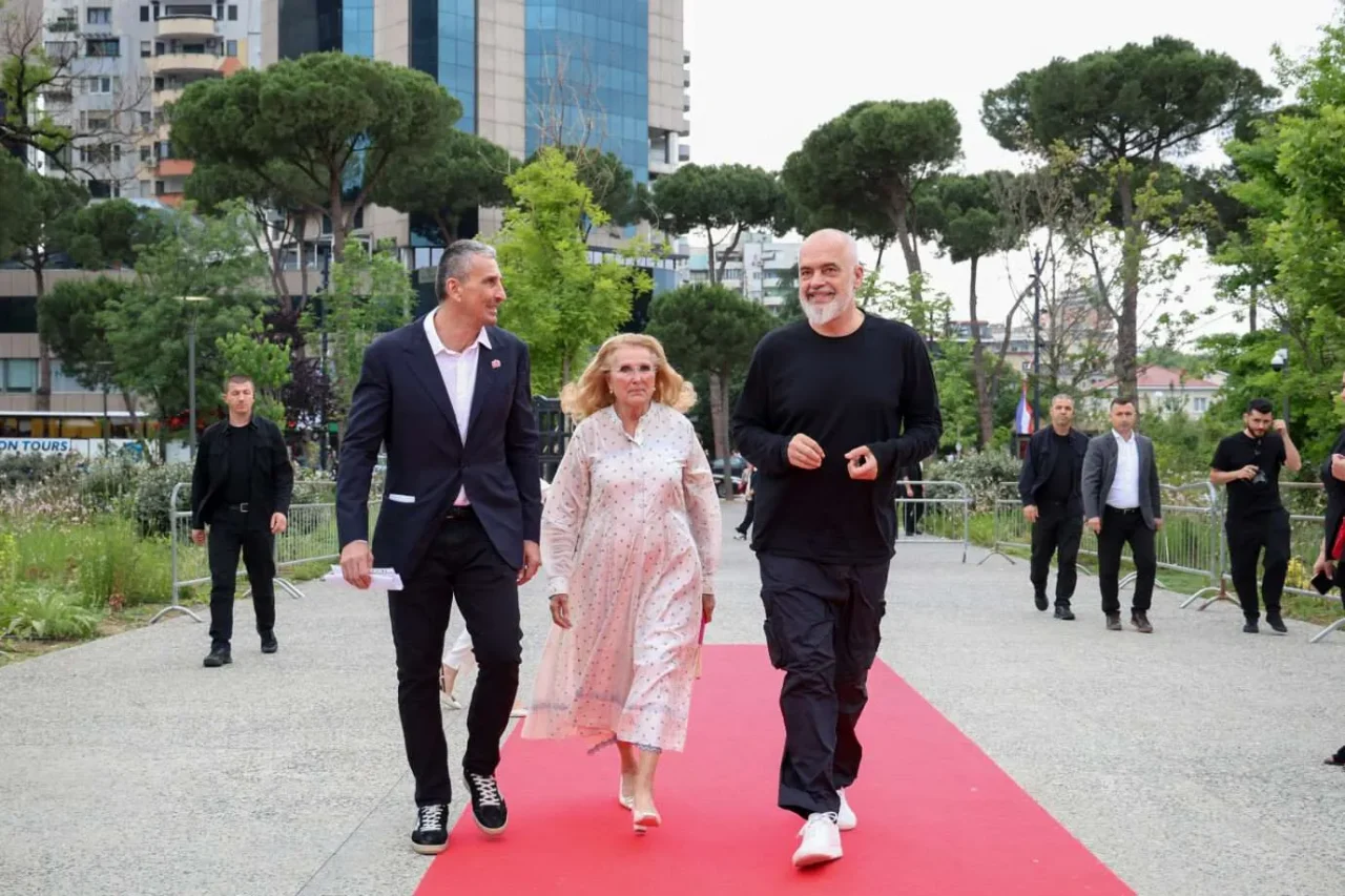 La Coca-Cola da Catania all’Albania i 30 anni di CCBS della famiglia Busi