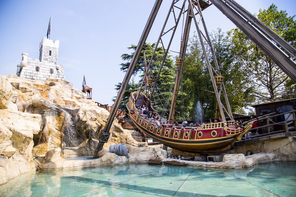 Parchi divertimento, nel primo weekend con obbligo di green pass perso il 50%