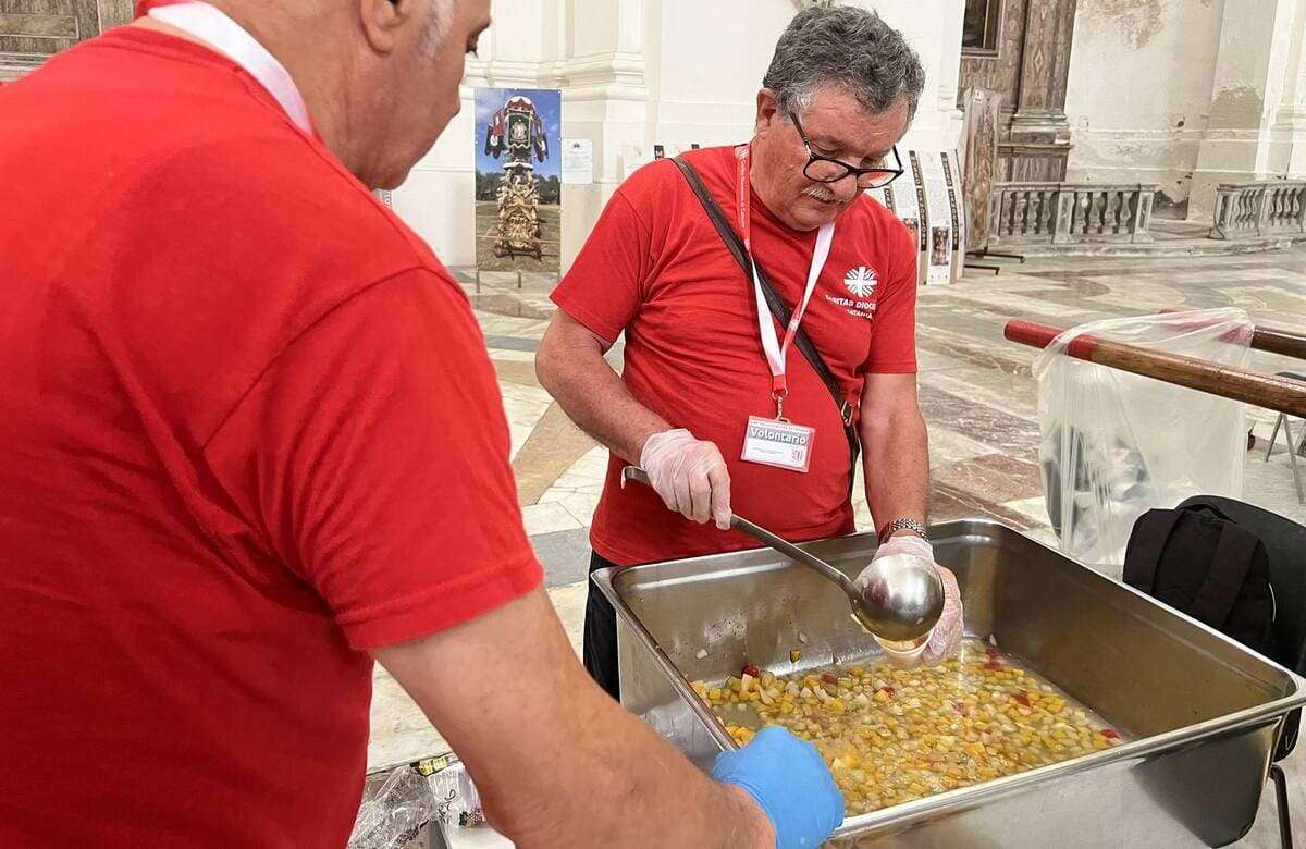 Povertà a Catania, per cibo e bollette si chiede alle parrocchie: 90% di italiani