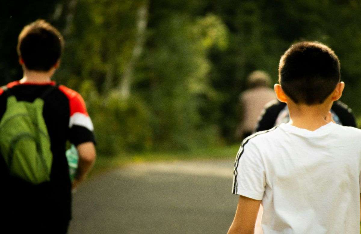 “Poveri” ragazzi in Sicilia. Storie di minori senza cibo, libri, sport