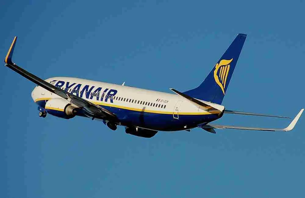 Volo Roma-Catania in ritardo di 8 ore. “Passeggeri lasciati al proprio destino”