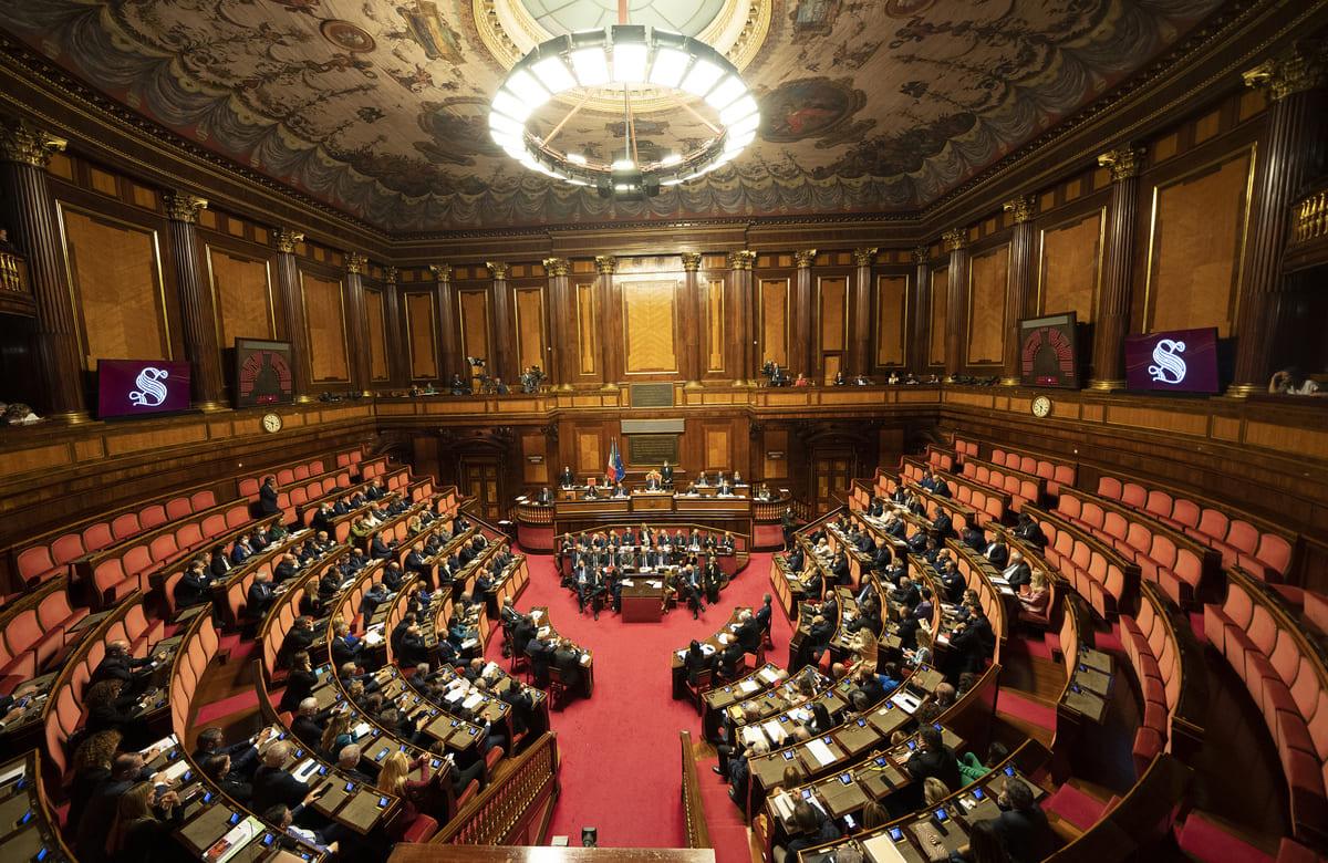Salva-Sicilia, la “sanatoria” del Governo: 2 miliardi di debiti spalmati in 10 anni