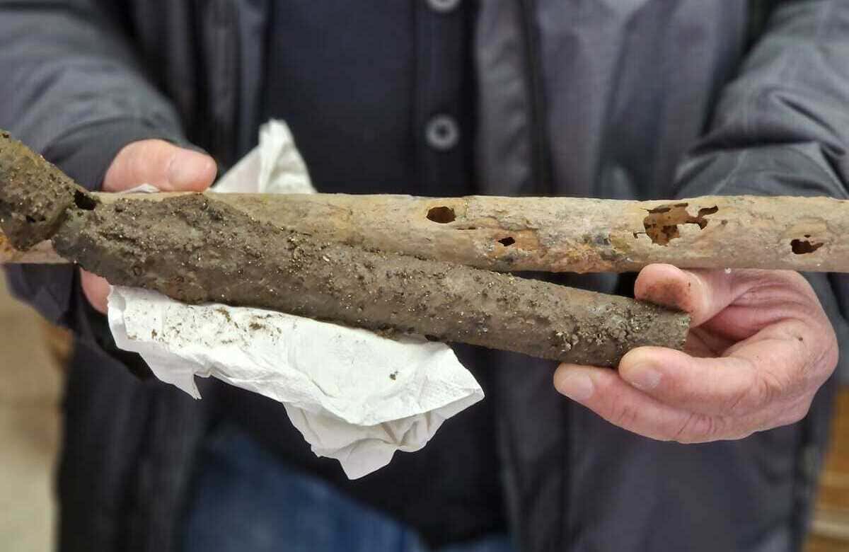 Siccità, sotto l’Etna tubi marci e perdite al 75%. Il Gestore unico e l’ipotesi rincari