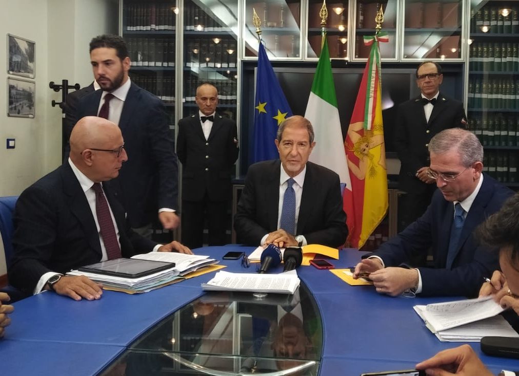 Regione, 7 miliardi di debiti. Musumeci: “Non è un buco”