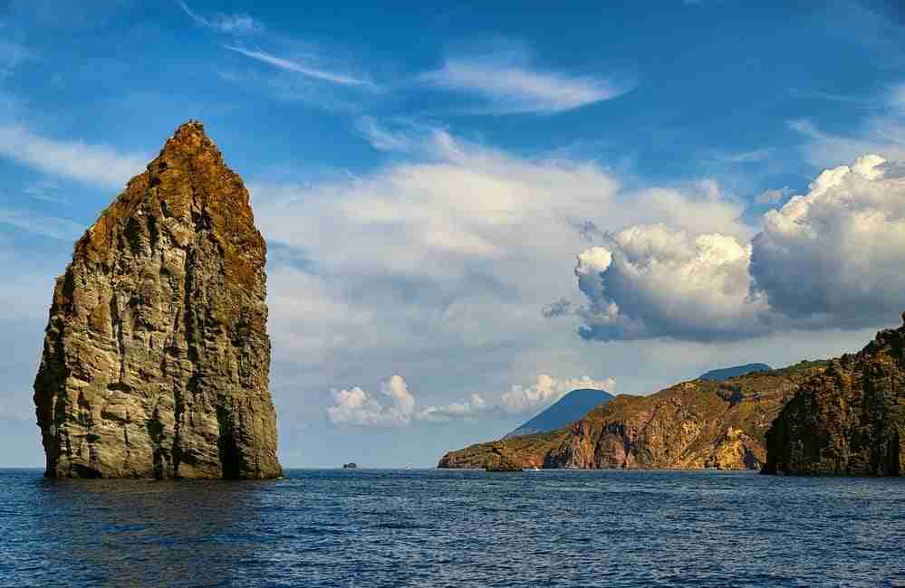 Trasporti per le isole minori, prorogati i servizi per il 2022