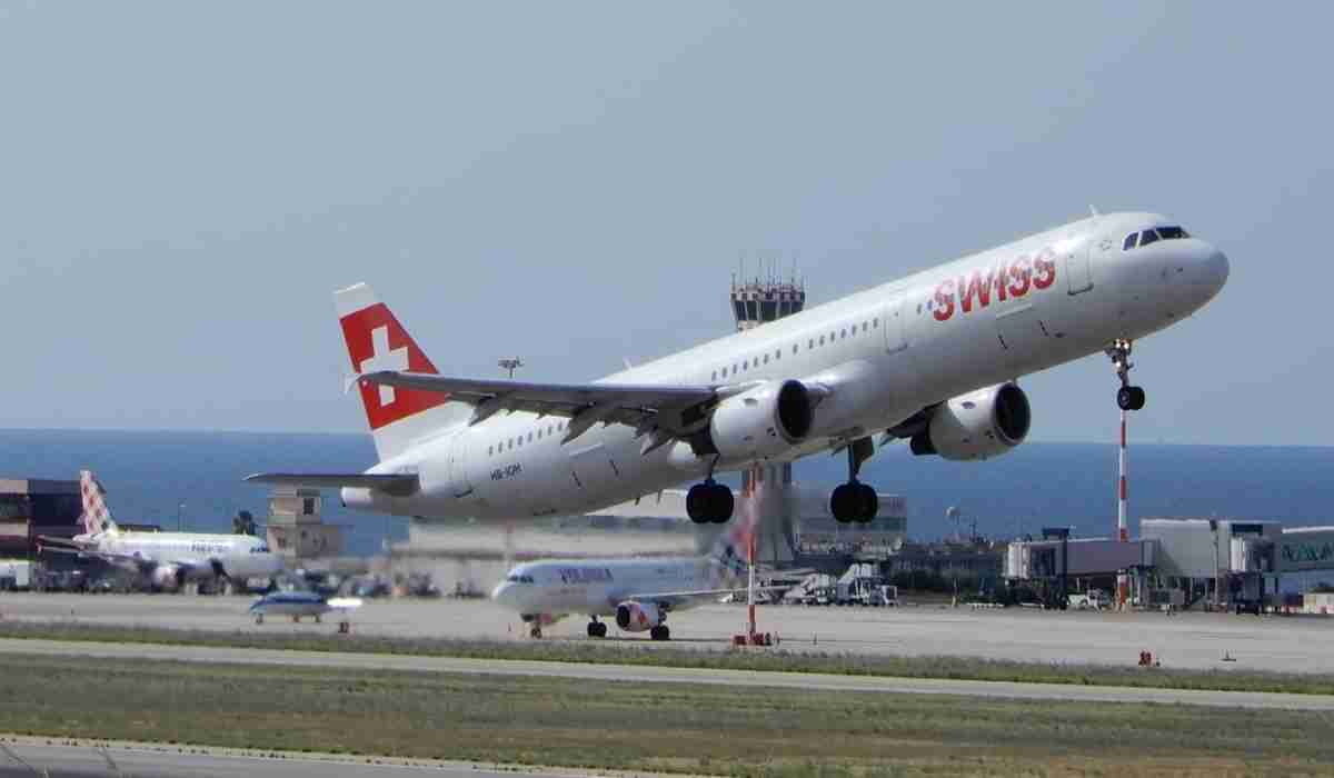 Aeroporto Palermo, verso un agosto da record. Tanti voli da Catania ‘causa Etna’