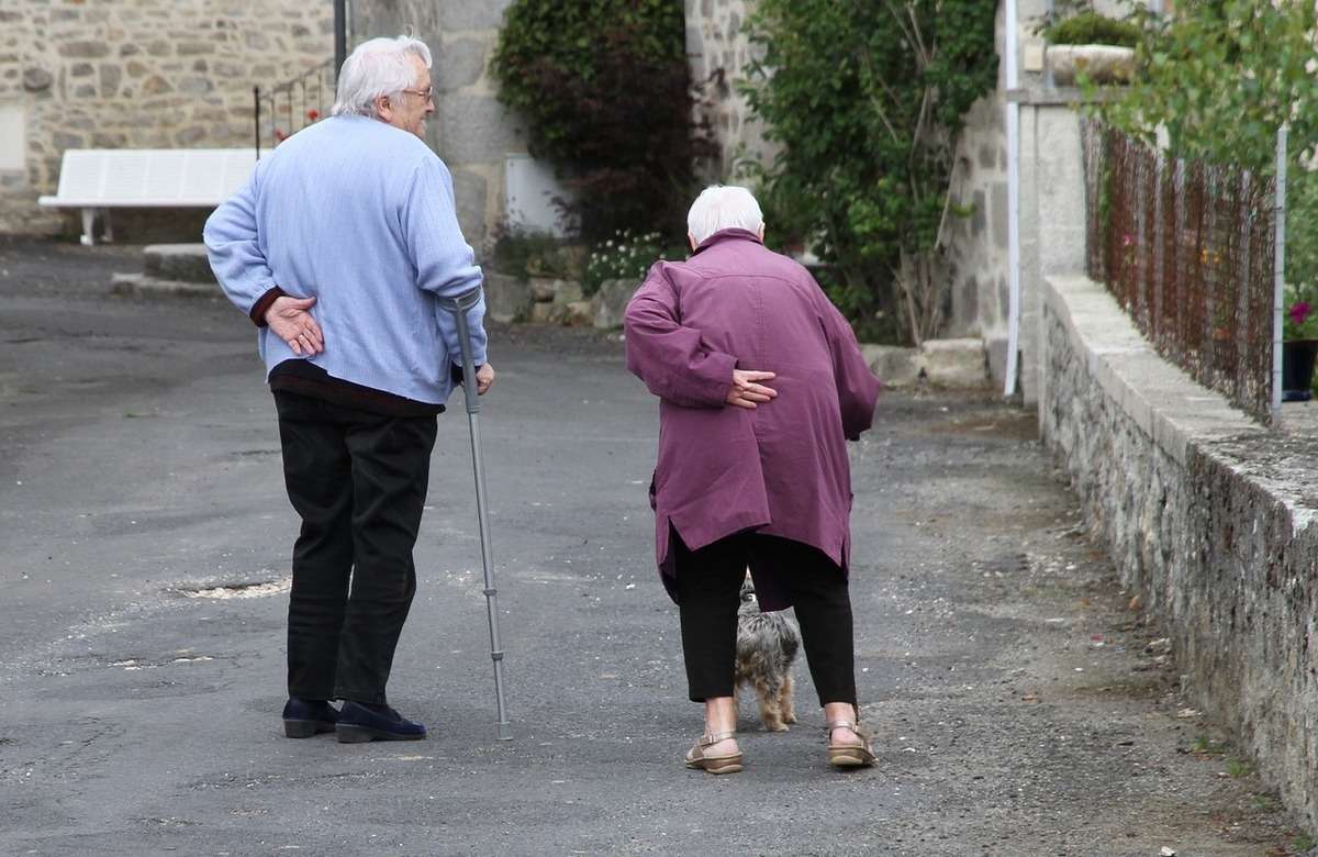 Più pensioni che stipendi. I conti non tornano, ma le banche ci guadagnano