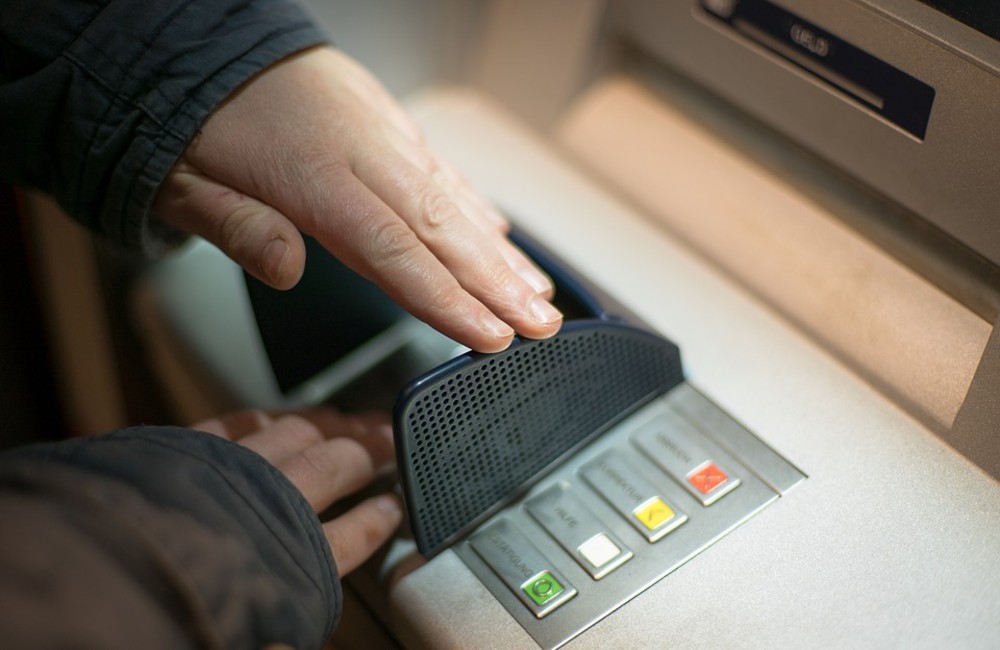 Banche, in Sicilia rapine record. Ma calano furti e attacchi ai bancomat