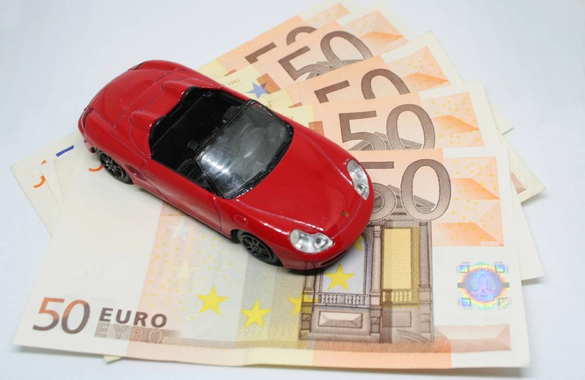 Auto elettriche e ibride, incentivi anche in Sicilia. Ma sono solo 194 mila euro