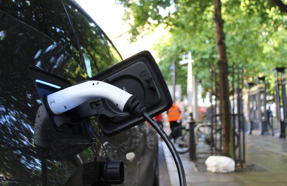 Mobilità elettrica: in arrivo 17 colonnine in 12 comuni