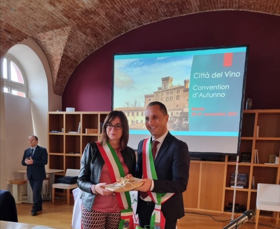 Dalle Langhe all’Etna. Tra Barolo e Castiglione un patto all’insegna del vino