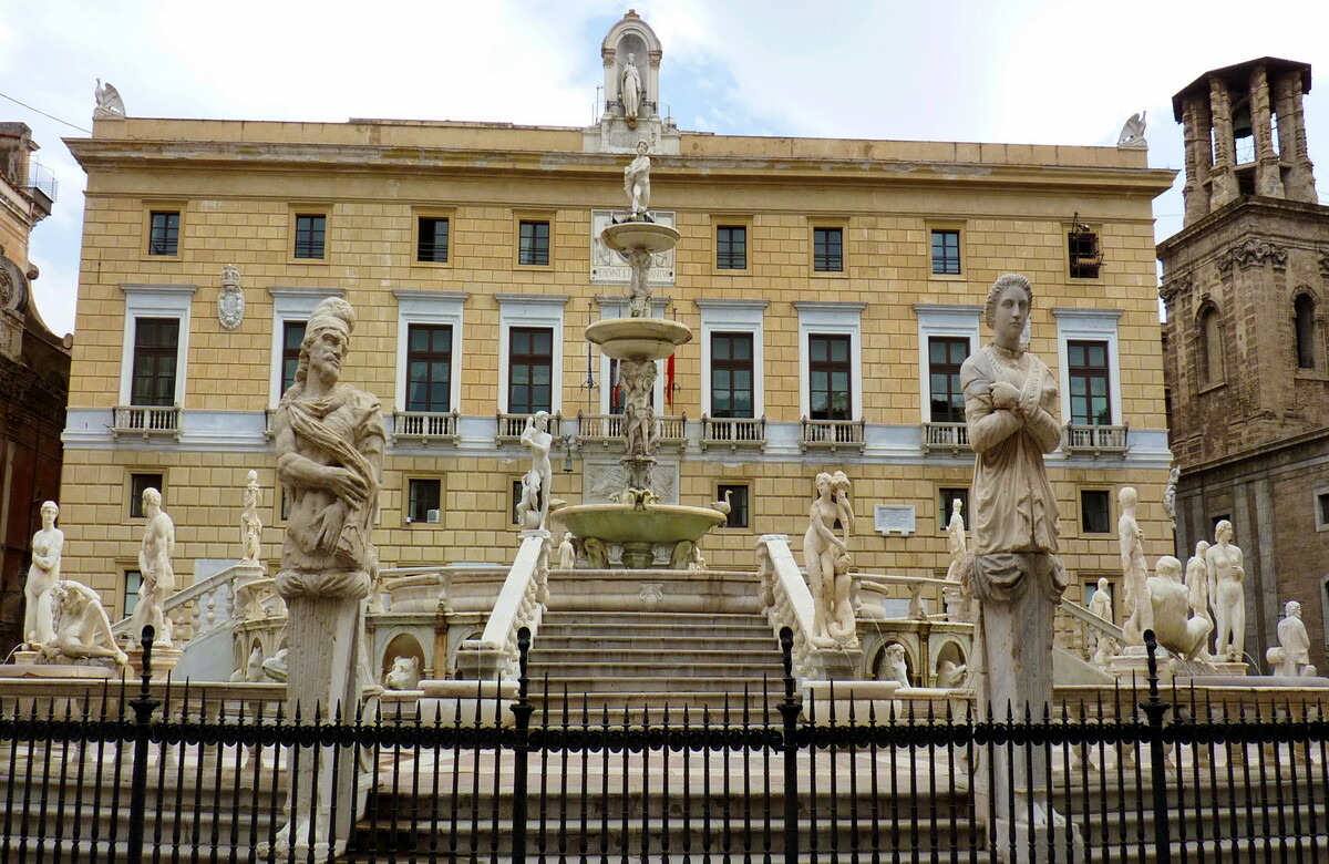 A Palermo progressioni orizzontali per 1.300 dipendenti comunali
