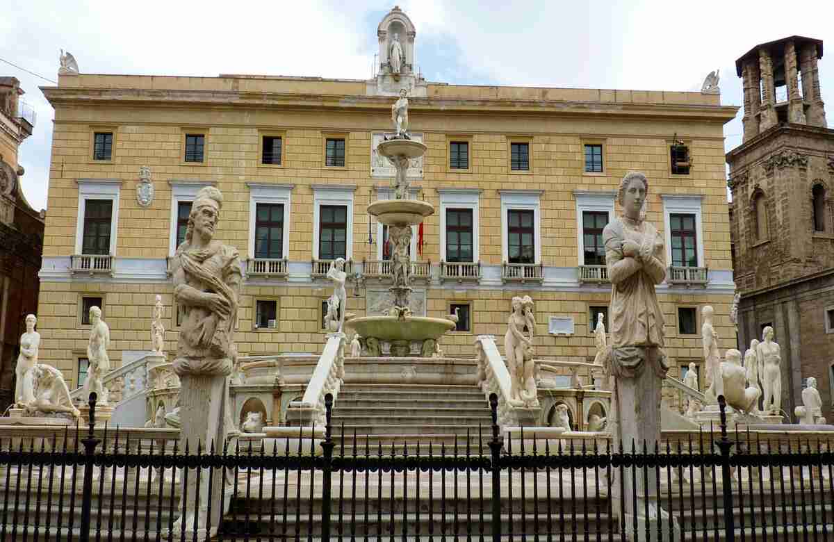 Reddito di Cittadinanza, tensioni a Palermo: manifestanti all’incontro Inps