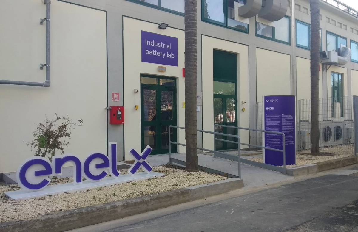 Le batterie industriali intelligenti che nascono nell’Etna valley di Catania