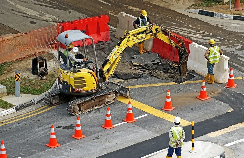 “Cantieri di lavoro, fondi bloccati”. La Regione: “Pagamenti regolari”