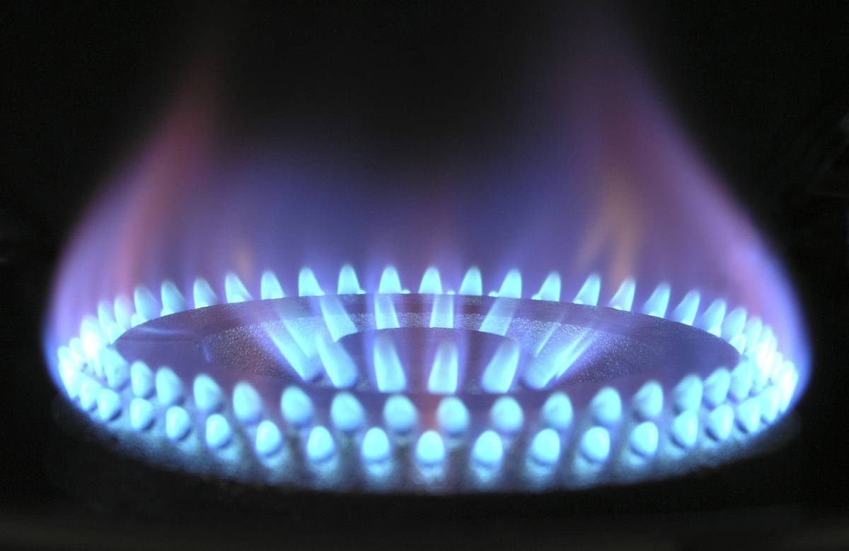 Gas, a ottobre aumenti del 9%. E il Governo “dimezza” il bonus in Manovra