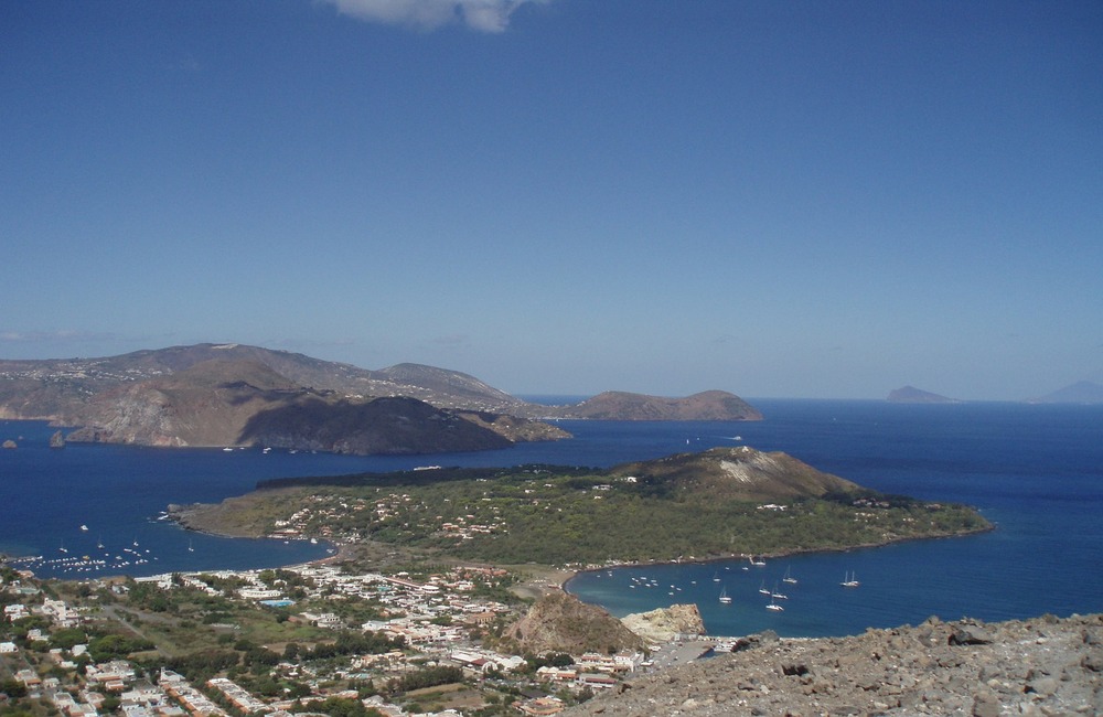 Energia, le isole Eolie puntano al “green” entro il 2030. Oltre 60 milioni dal Pnrr