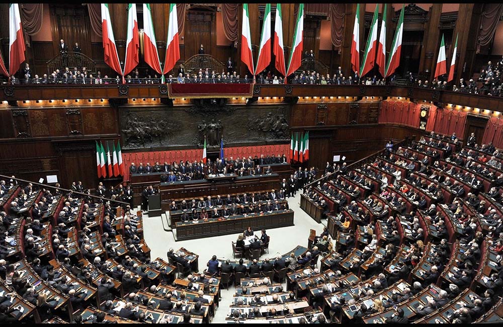 Dl, stop alle udienze e più medici