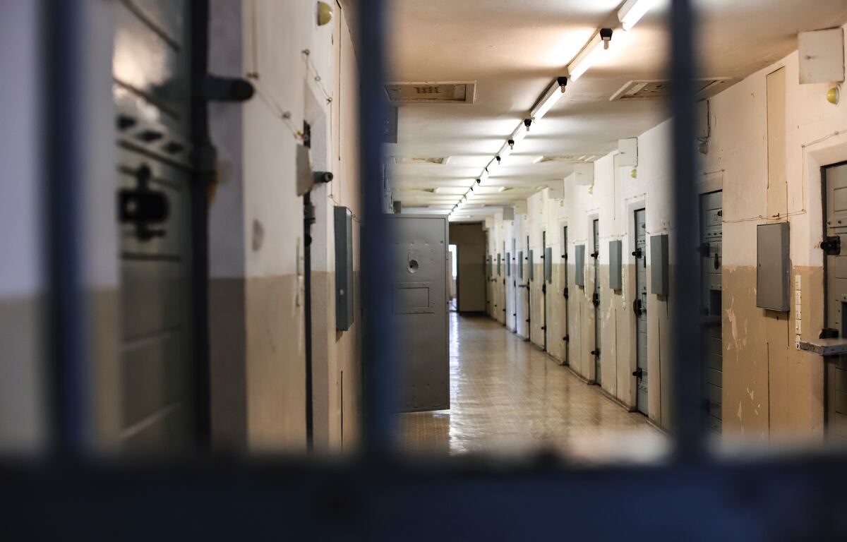 Le pene degli istituti di pena: tre metri quadri a detenuto, niente acqua calda