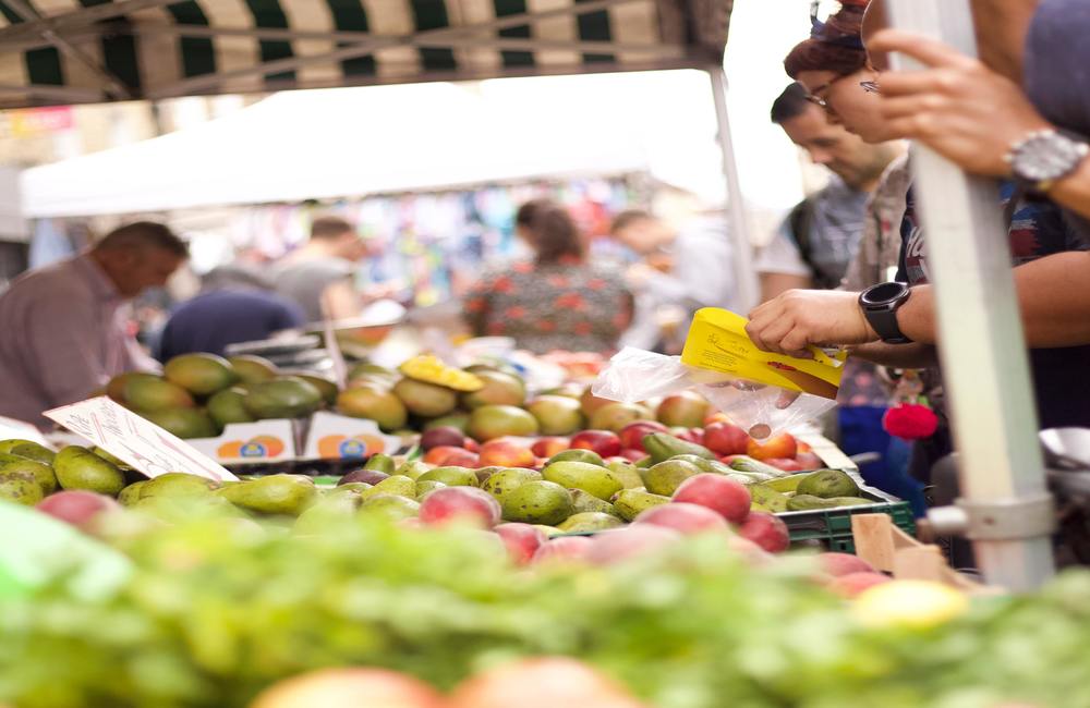 Mercati, Giunta comunale di Catania delibera rinnovo concessioni esistenti