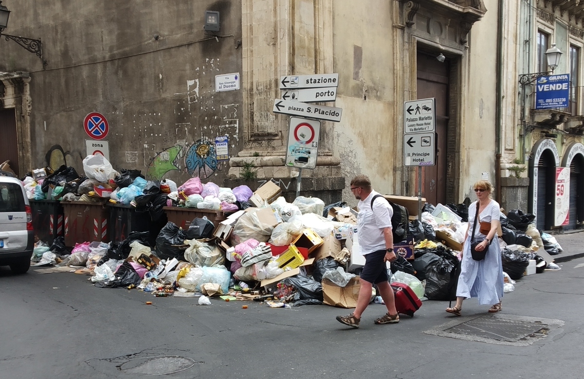 La Tari in Sicilia è carissima. Costo rifiuti da record a Catania, Trapani e Messina