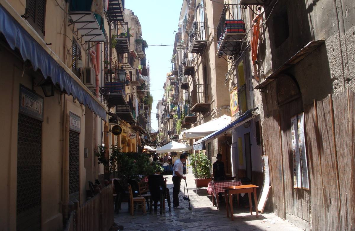 Suolo pubblico per bar e ristoranti, Palermo semplifica le procedure