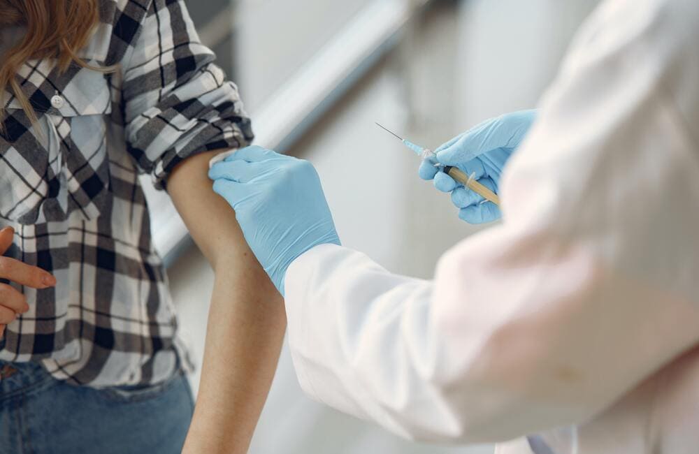 Covid, in Sicilia vaccinazione per over 50 e per tutti nelle isole minori