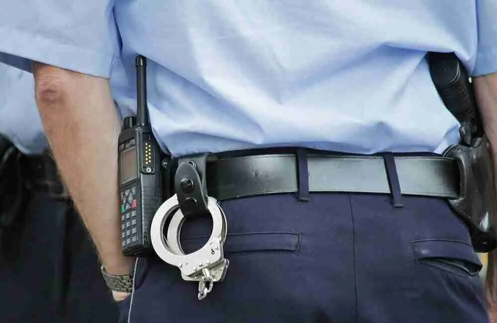 Forze dell’ordine, denuncia di Unarma: “Stipendi scesi del 3% in trent’anni”