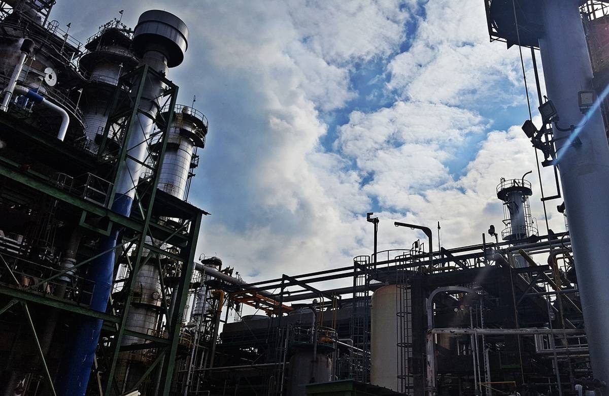 Rischi industriali oltre alle calamità naturali: il mix è un incubo per la Sicilia