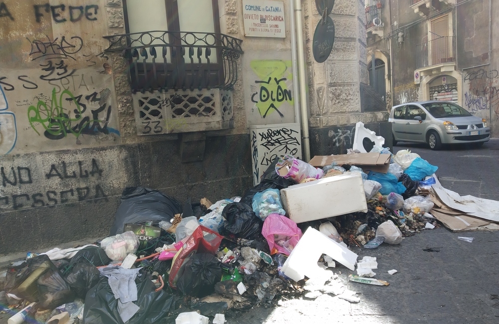 Rifiuti, a Catania si procede per la differenziata, “ferma al 12 per cento”