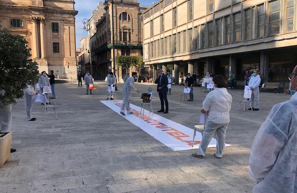 Ragusa, chiavi dei ristoranti nella spazzatura: “Non riapriamo”